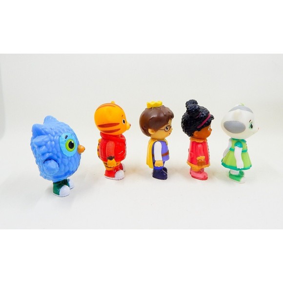 Daniel Tigers Neighborhood Figures Cake Topper Owl Prince Elaine Katrina Lot - Picture 2 of 7